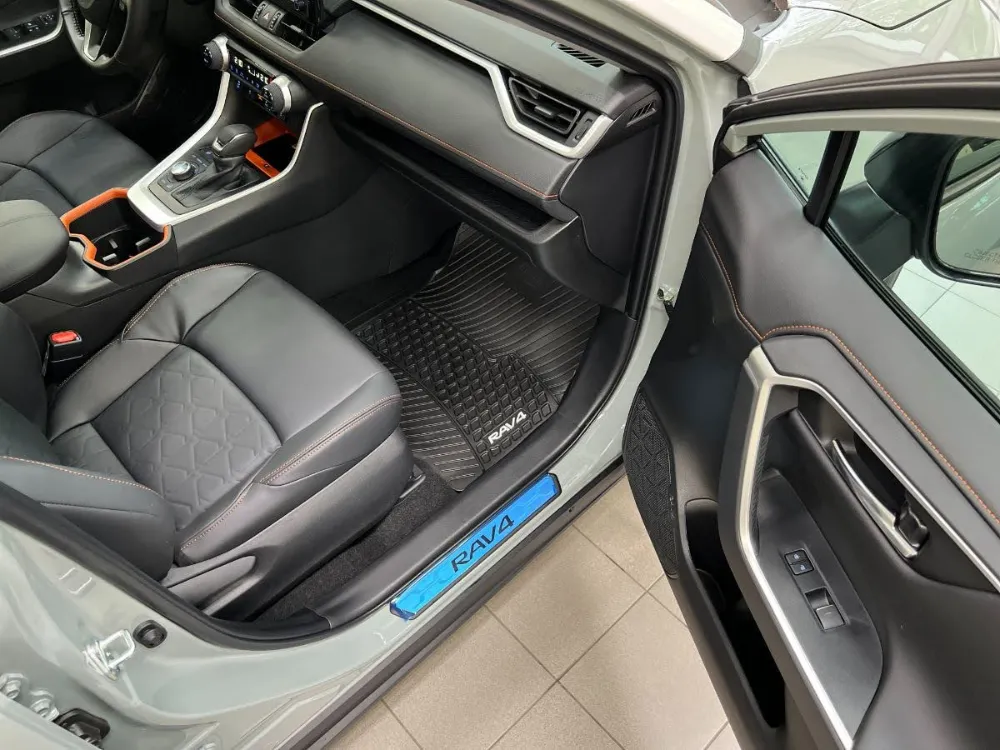 2022 Toyota RAV4 Trail Edition in Lunar Rock 18